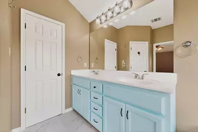 322 Lone Star Boulevard, Hutto, TX 78634 - Photo 17