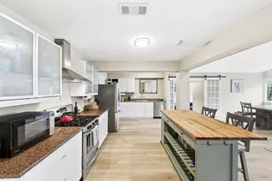 7210 Towering Oaks Dr, Austin, TX 78745 - Photo 15