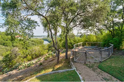 102 Canyon Circle W, Austin, TX 78746 - Photo 3