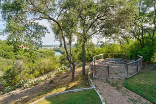 102 Canyon Cir W, Austin, TX 78746 - Photo 3