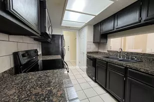 512 Eberhart Ln, Austin, TX 78745 - Photo 7