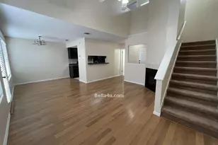 512 Eberhart Ln, Austin, TX 78745 - Photo 5