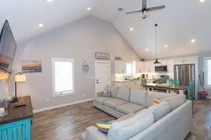 119 Beach Front Dr, Matagorda, TX 77457 - Photo 13
