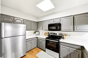 1910 Robbins Pl, Austin, TX 78705 - Photo 9