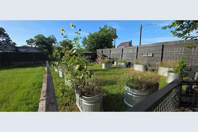 916 S Main Street, Lockhart, TX 78644 - Photo 11