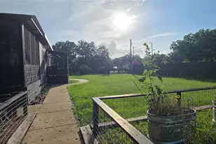 916 S Main St, Lockhart, TX 78644 - Photo 13