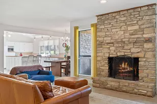 8705 S View Rd, Austin, TX 78737 - Photo 9