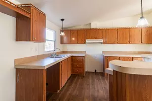 404 S Mill St, Flatonia, TX 78941 - Photo 11