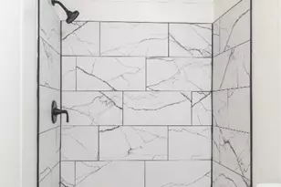 404 S Mill St, Flatonia, TX 78941 - Photo 21