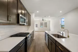 121 Baron Von Gator Dr, San Marcos, TX 78666 - Photo 13