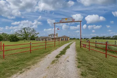1506 Harwood Road, Luling, TX 78648 - Photo 5