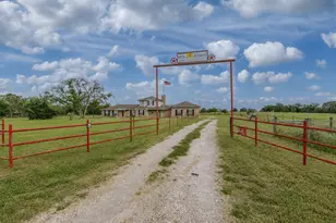 1506 Harwood Rd, Luling, TX 78648 - Photo 5