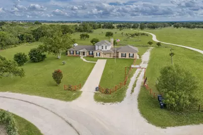 1506 Harwood Road, Luling, TX 78648 - Photo 3