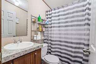 124 Twin Lakes Ln, Bastrop, TX 78602 - Photo 15