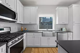 1112 Linden St, Austin, TX 78702 - Photo 13