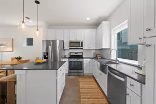 1112 Linden St, Austin, TX 78702 - Photo 11