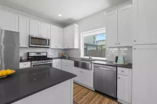 1112 Linden St, Austin, TX 78702 - Photo 9