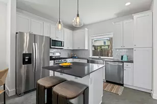 1112 Linden St, Austin, TX 78702 - Photo 9