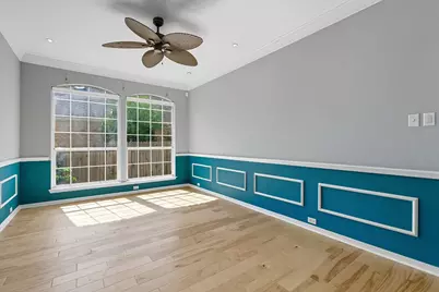 10033 Scull Creek Drive, Austin, TX 78730 - Photo 9