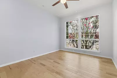 10033 Scull Creek Drive, Austin, TX 78730 - Photo 11