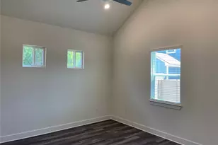 6901 Carver Ave, Austin, TX 78752 - Photo 11