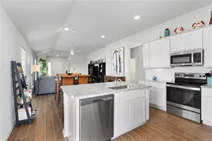 208 Blue Agate Ct, Jarrell, TX 76537 - Photo 13