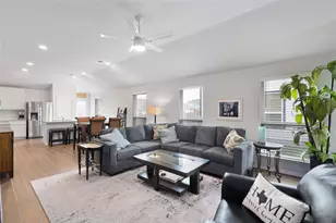 208 Blue Agate Ct, Jarrell, TX 76537 - Photo 9