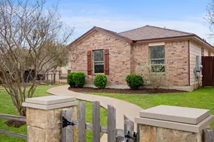 5811 Viewpoint Dr, Austin, TX 78744 - Photo 3