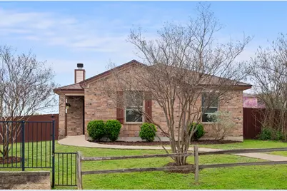 5811 Viewpoint Drive, Austin, TX 78744 - Photo 1