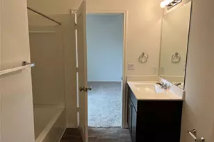 7501 Ivy Trellis Trl, Del Valle, TX 78617 - Photo 11