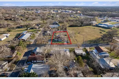 503 W Alamo Street, Elgin, TX 78621 - Photo 3