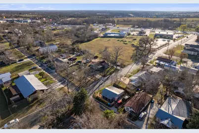 503 W Alamo Street, Elgin, TX 78621 - Photo 15