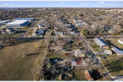 503 W Alamo Street, Elgin, TX 78621 - Photo 11