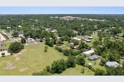 503 W Alamo Street, Elgin, TX 78621 - Photo 9
