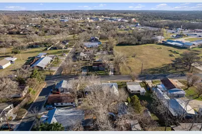 503 W Alamo Street, Elgin, TX 78621 - Photo 5