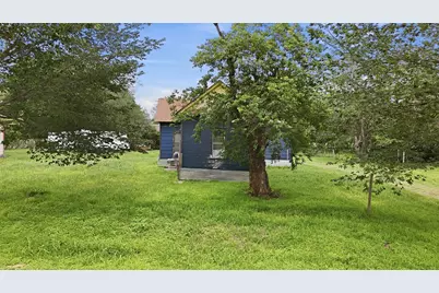148 Brenham Street, McDade, TX 78650 - Photo 11