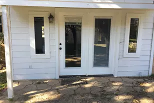 1005 Hazelton St, San Marcos, TX 78666 - Photo 3