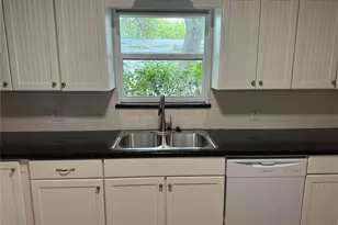 1005 Hazelton St, San Marcos, TX 78666 - Photo 5