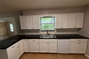 1005 Hazelton St, San Marcos, TX 78666 - Photo 5