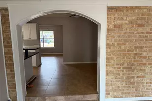 1005 Hazelton St, San Marcos, TX 78666 - Photo 3
