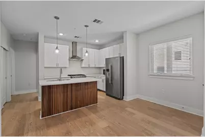 2827 Manor Road #2201, Austin, TX 78722 - Photo 9