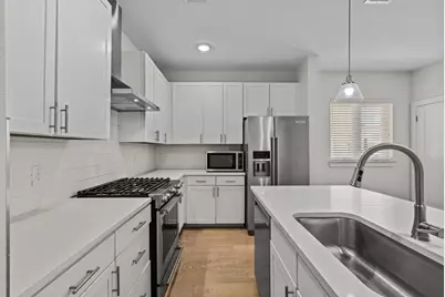 2827 Manor Road #2201, Austin, TX 78722 - Photo 15
