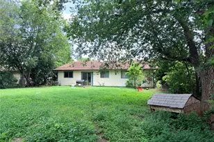 2512 E Stassney Ln, Austin, TX 78744 - Photo 3