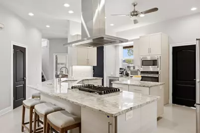 1600 W 39th 1/2 Street, Austin, TX 78756 - Photo 11