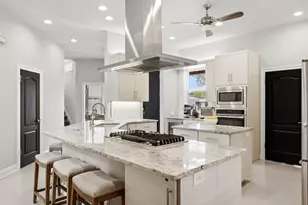 1600 W 39th 1/2 St, Austin, TX 78756 - Photo 11