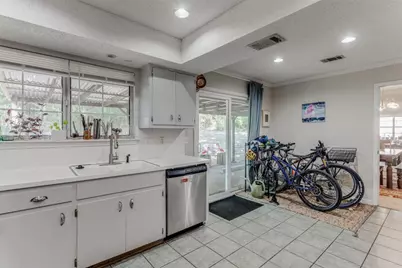 2713 Tether Trail, Austin, TX 78704 - Photo 11