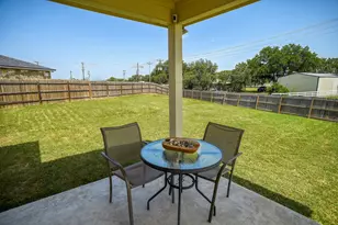 410 S Hunting Lodge Ln, Bastrop, TX 78602 - Photo 29