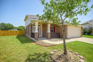 410 S Hunting Lodge Ln, Bastrop, TX 78602 - Photo 5