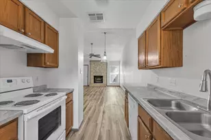 8713 Pineridge Dr, Austin, TX 78729 - Photo 13