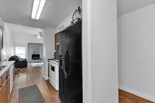 8713 Pineridge Dr, Austin, TX 78729 - Photo 23
